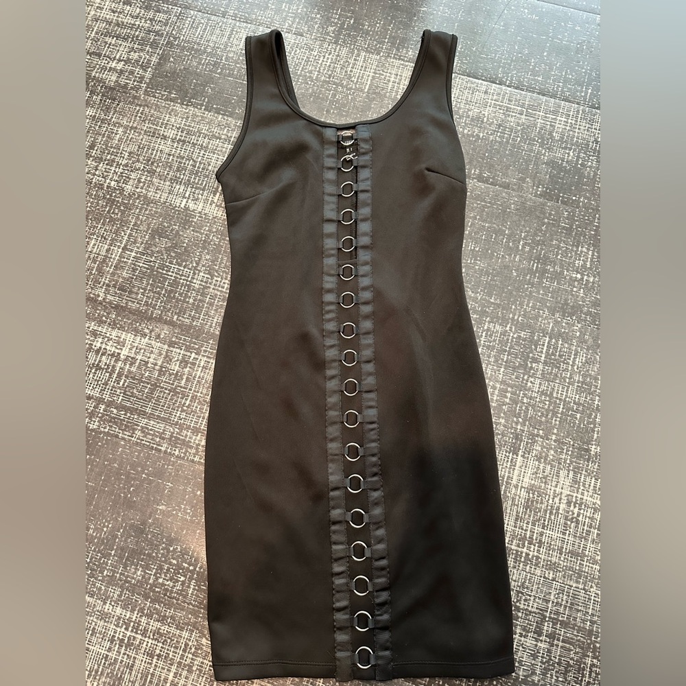 Black front slit detail body-com mini dress.